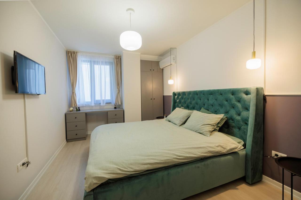 Ferienwohnung Downtown Hidden Garden With Jacuzzi In Bukarest Exterior foto