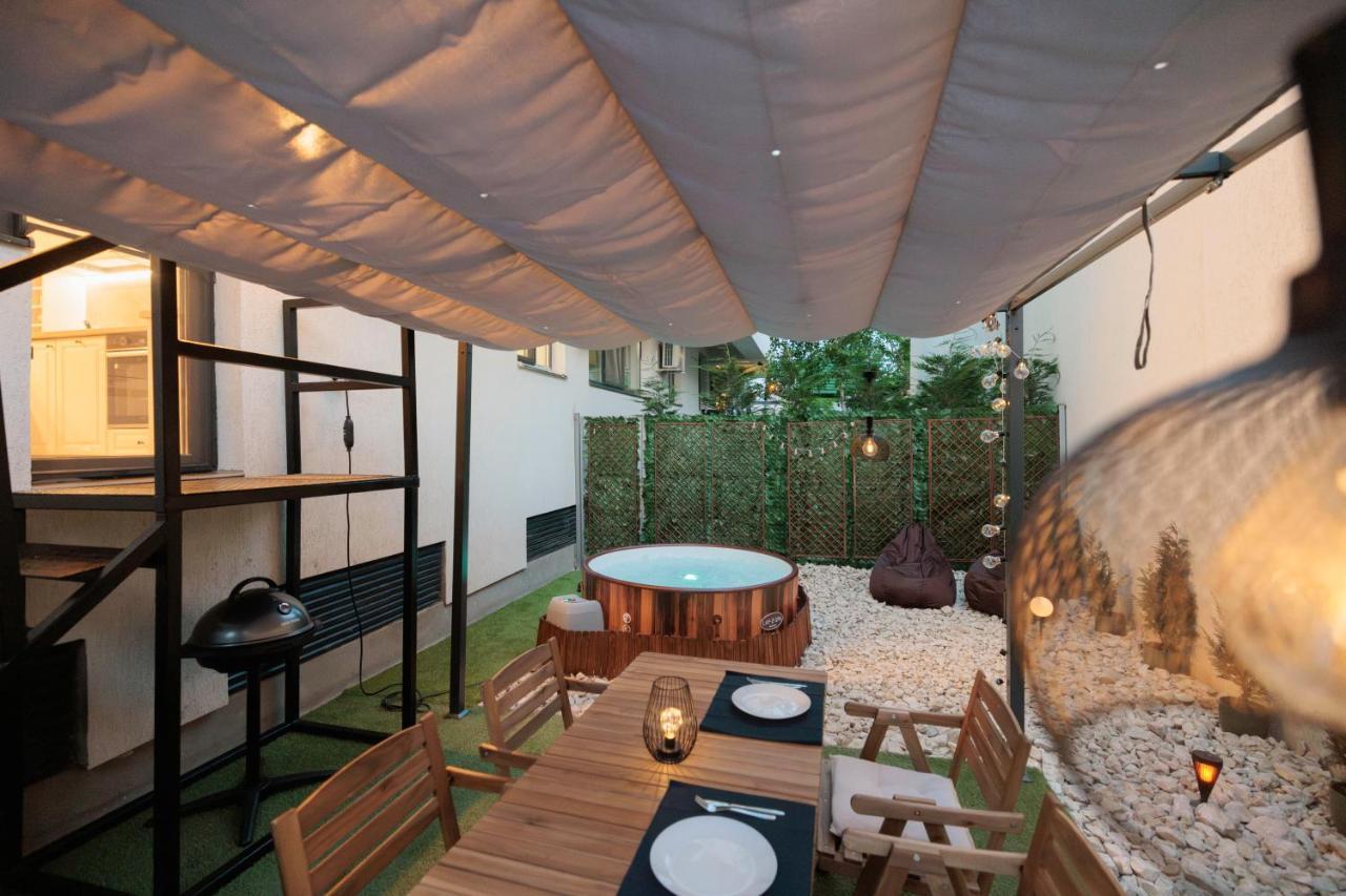 Ferienwohnung Downtown Hidden Garden With Jacuzzi In Bukarest Exterior foto